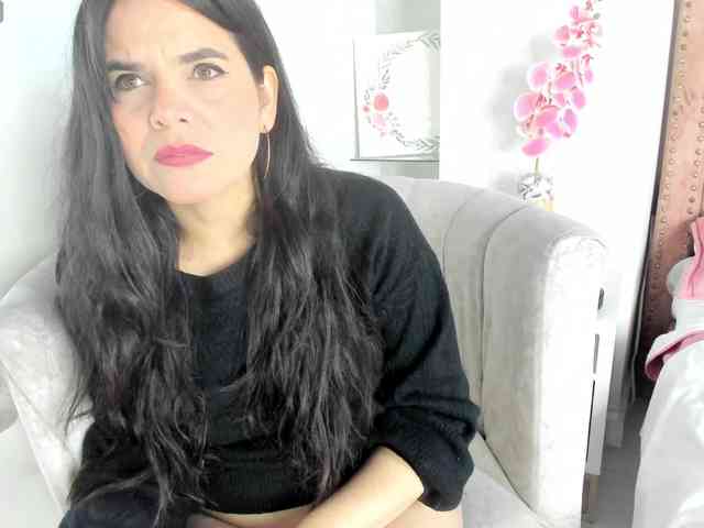 LauraHotties webcam