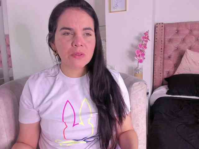 LauraHotties webcam