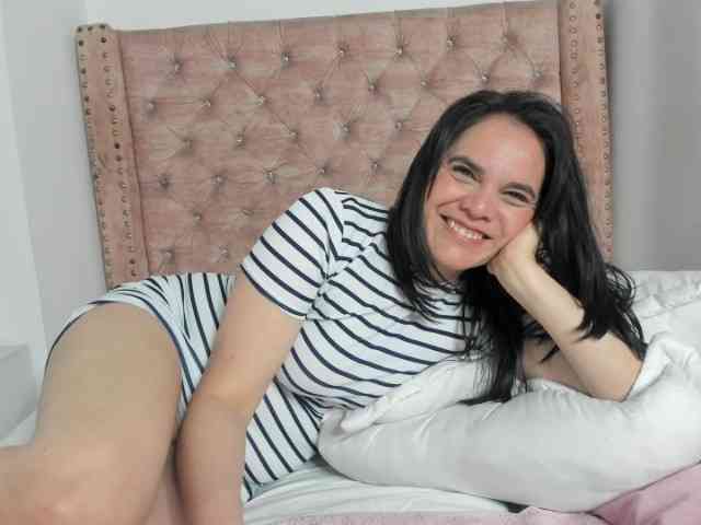 LauraHotties
