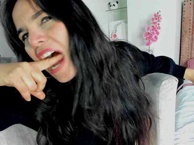 LauraHotties webcam