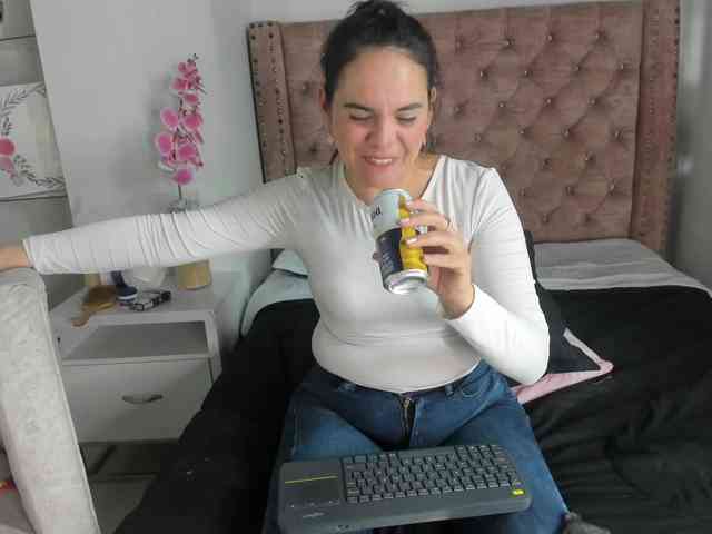 LauraHotties webcam