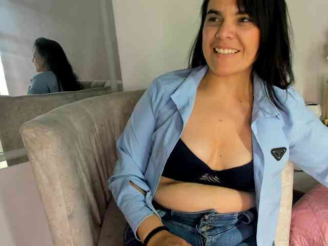 LauraHotties