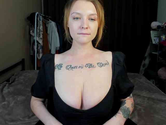 MistikDoll webcam