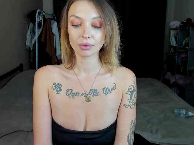 MistikDoll webcam