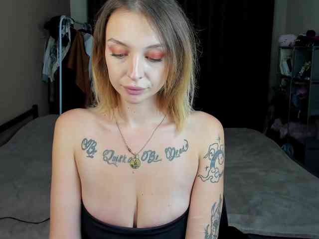 MistikDoll webcam