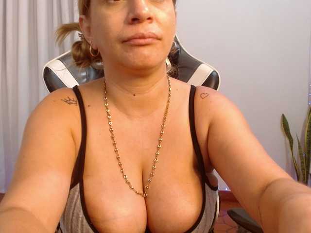 Manuela420sexy live webcam show