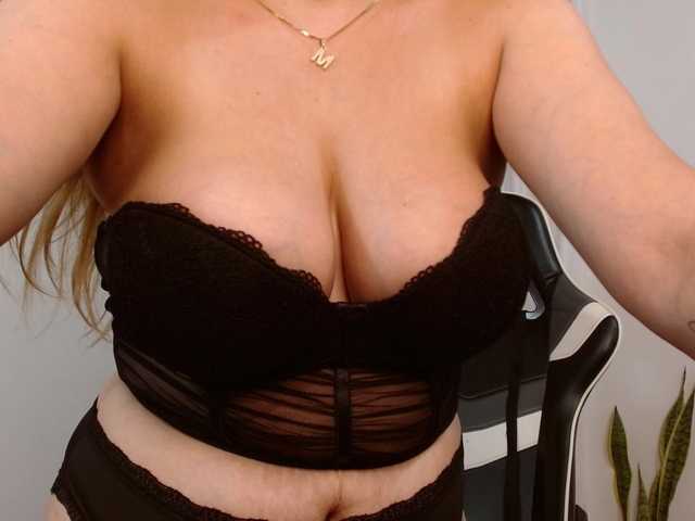 Manuela420sexy's BongaCams show and profile