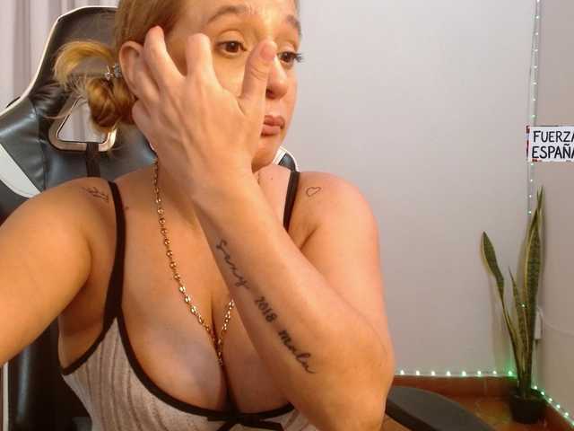 Manuela420sexy live webcam show