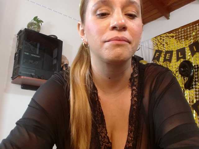 Manuela420sexy live cam on BongaCams
