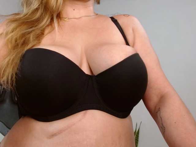 Manuela420sexy's BongaCams show and profile