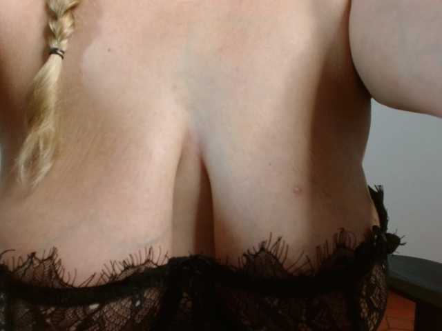 Manuela420sexy live cam on BongaCams