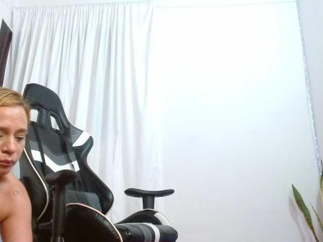 Manuela420sexy live webcam show
