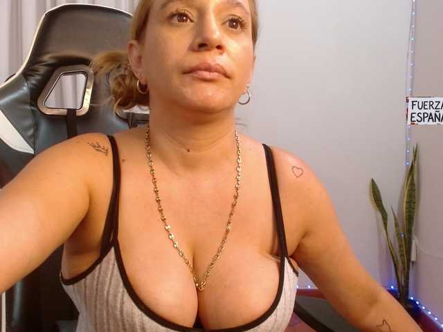 Manuela420sexy live cam on BongaCams
