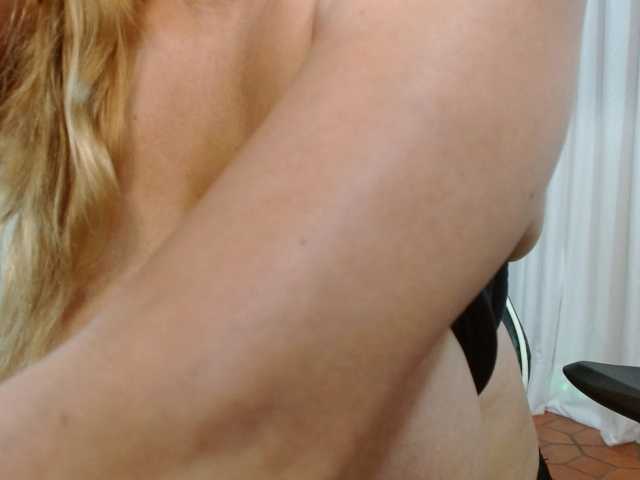 Manuela420sexy live cam on BongaCams