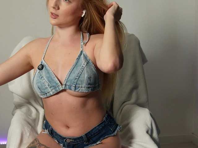 BarbieSize live cam on BongaCams