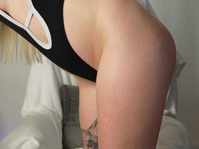 BarbieSize live cam on BongaCams