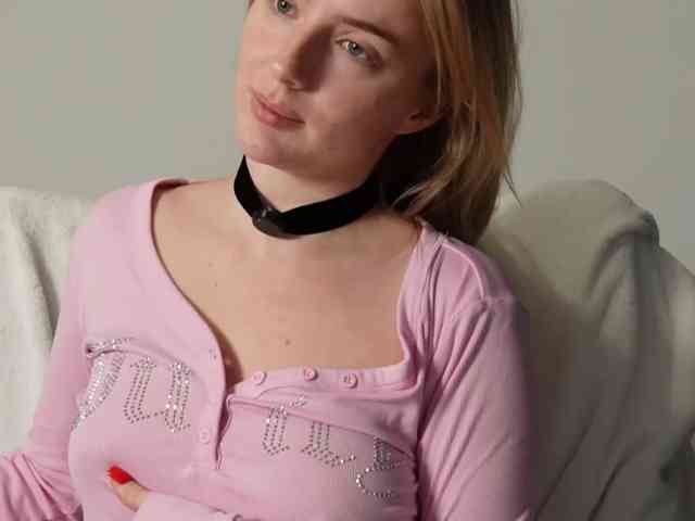 BarbieSize Live Webcam on BongaCams