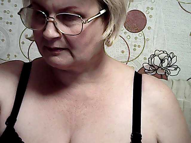 Katia2525 live cam on BongaCams