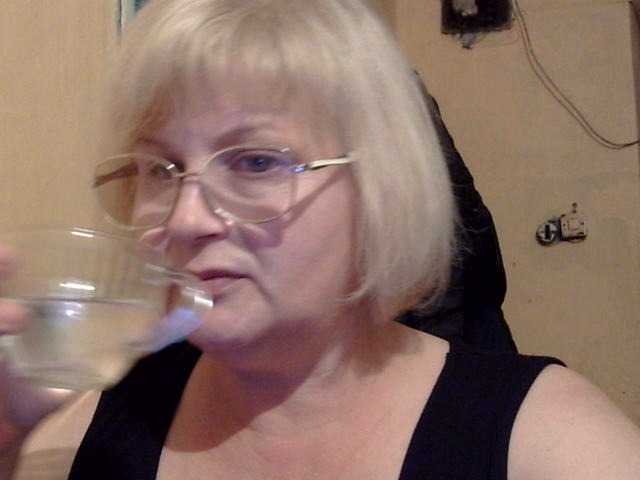 Katia2525 live cam on BongaCams