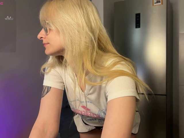d0nt0uchmy4ss live cam on BongaCams