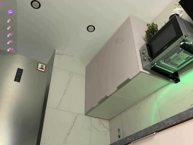 d0nt0uchmy4ss live cam on BongaCams