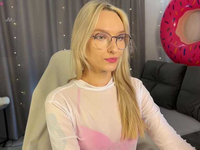 d0nt0uchmy4ss's BongaCams show and profile