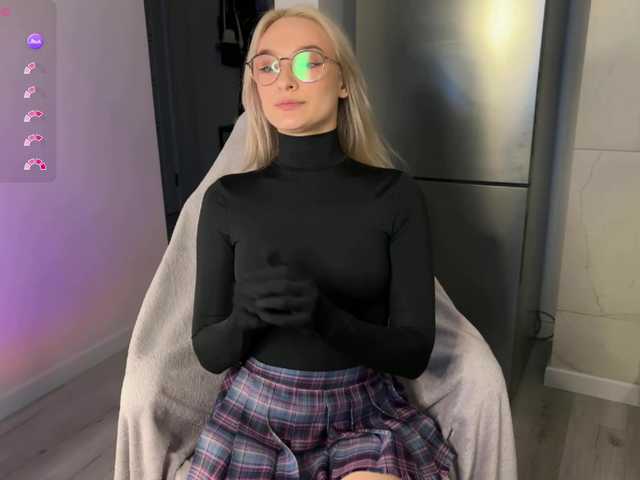 d0nt0uchmy4ss live cam on BongaCams