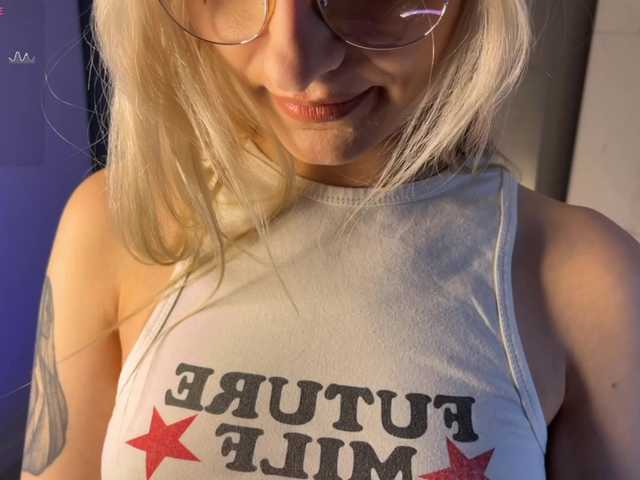 d0nt0uchmy4ss live cam on BongaCams