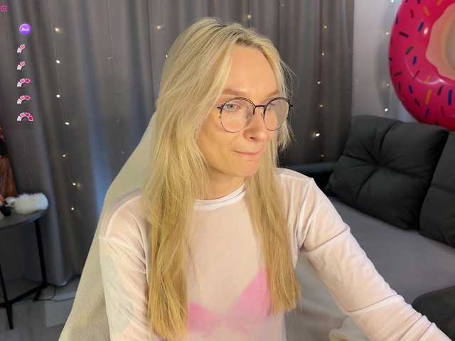 d0nt0uchmy4ss's BongaCams show and profile