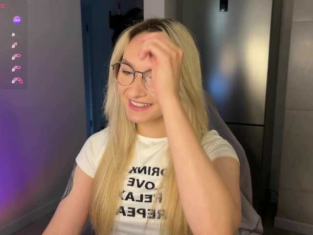 d0nt0uchmy4ss live cam on BongaCams