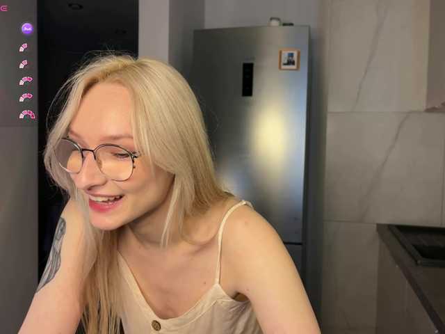 d0nt0uchmy4ss live cam on BongaCams