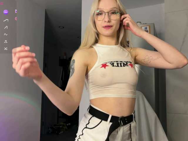 d0nt0uchmy4ss live cam on BongaCams