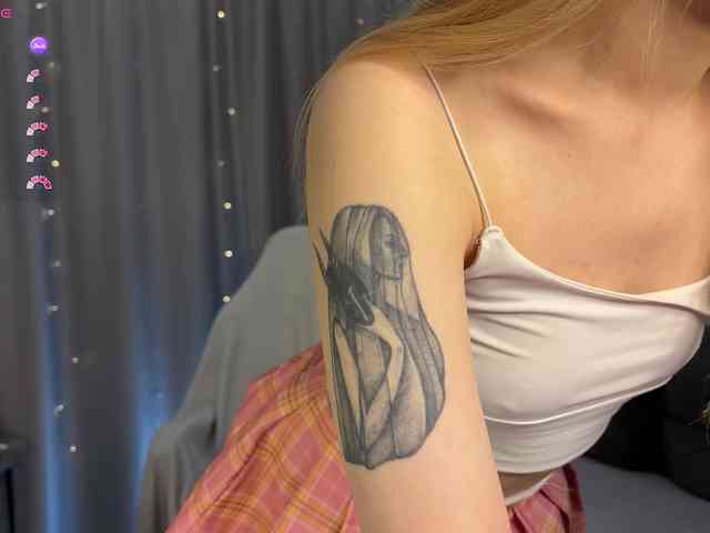 d0nt0uchmy4ss webcam