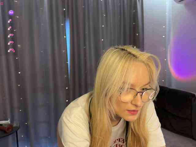 d0nt0uchmy4ss webcam