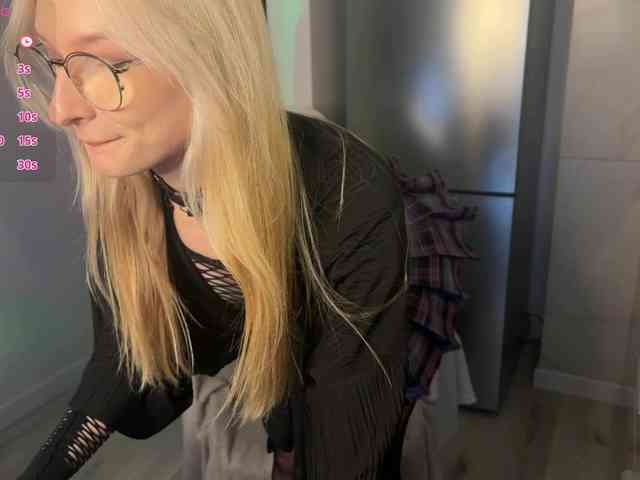 d0nt0uchmy4ss webcam