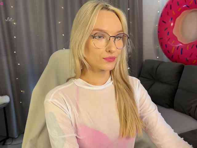 d0nt0uchmy4ss webcam