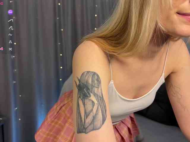 d0nt0uchmy4ss webcam