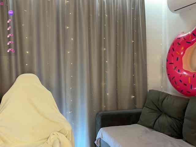 d0nt0uchmy4ss webcam