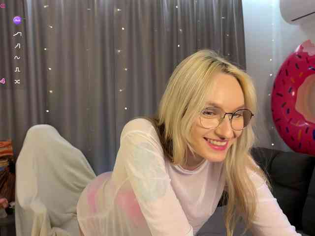 d0nt0uchmy4ss webcam