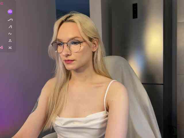 d0nt0uchmy4ss webcam