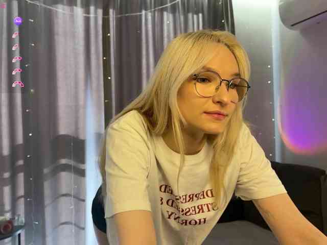 d0nt0uchmy4ss webcam
