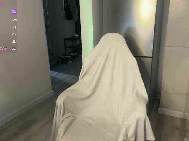 d0nt0uchmy4ss Live Webcam on BongaCams