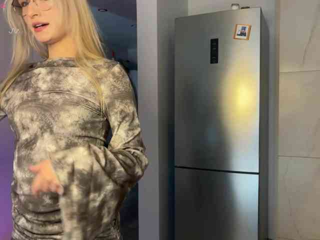d0nt0uchmy4ss Live Webcam on BongaCams