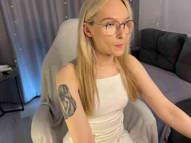 d0nt0uchmy4ss webcam