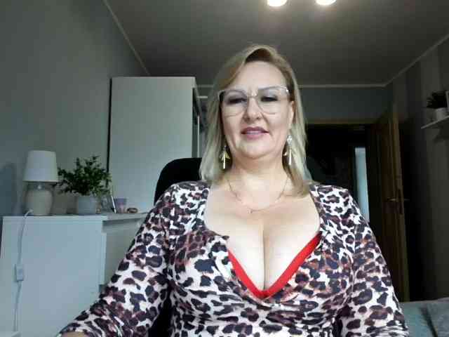 EmillyLove webcam