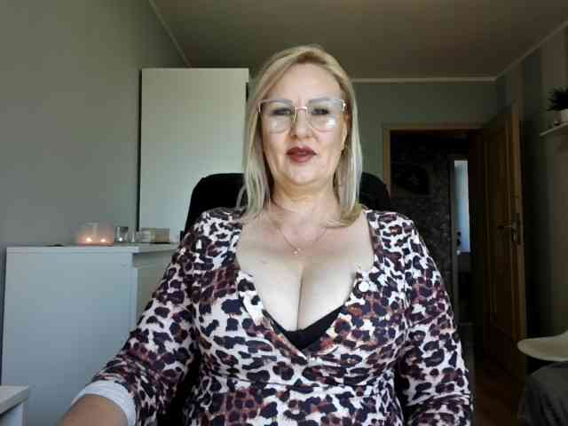 EmillyLove webcam