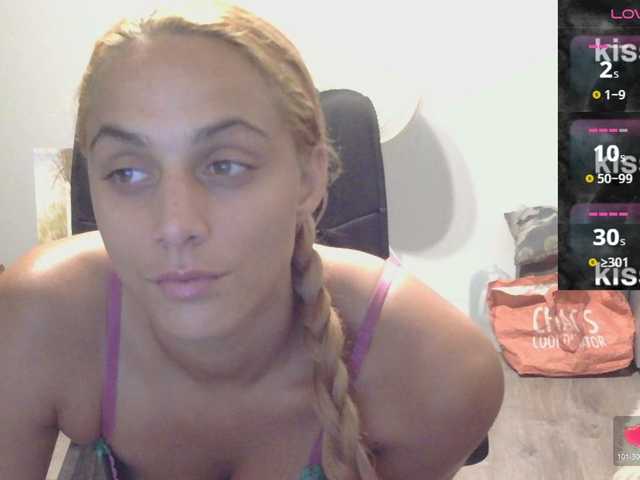 DarcieRoselli live cam
