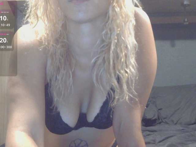 DarcieRoselli live cam on BongaCams