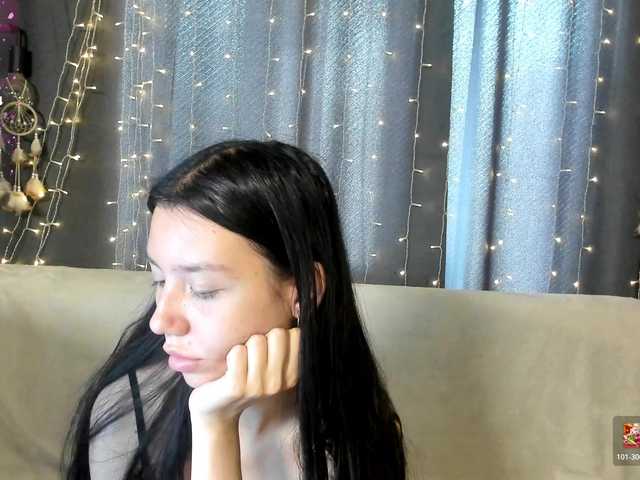 Amelia-skyy live on BongaCams