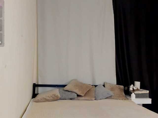 Amelia-skyy live cam on BongaCams